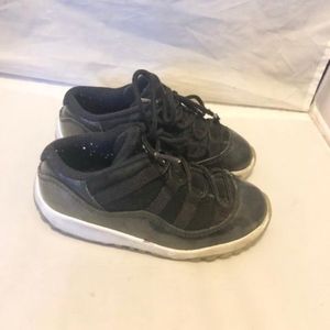 Toddlers Jordan 11 low tops